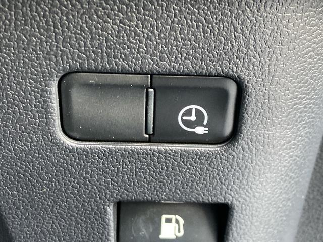 プリウスＰＨＶ Ｓセーフティプラス　ソーラー充電システム　ワンオーナー　純正９インチナビフルセグＴＶ　Ｂｌｕｅｔｏｏｔｈ　ＤＶＤ　ＥＴＣ２．０　ＬＥＤオートライト　オートハービーム　スマートキー　プッシュスタート　クルーズコントロール（23枚目）