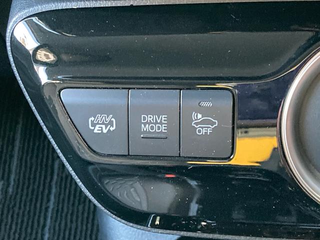 プリウスＰＨＶ Ｓセーフティプラス　ソーラー充電システム　ワンオーナー　純正９インチナビフルセグＴＶ　Ｂｌｕｅｔｏｏｔｈ　ＤＶＤ　ＥＴＣ２．０　ＬＥＤオートライト　オートハービーム　スマートキー　プッシュスタート　クルーズコントロール（26枚目）