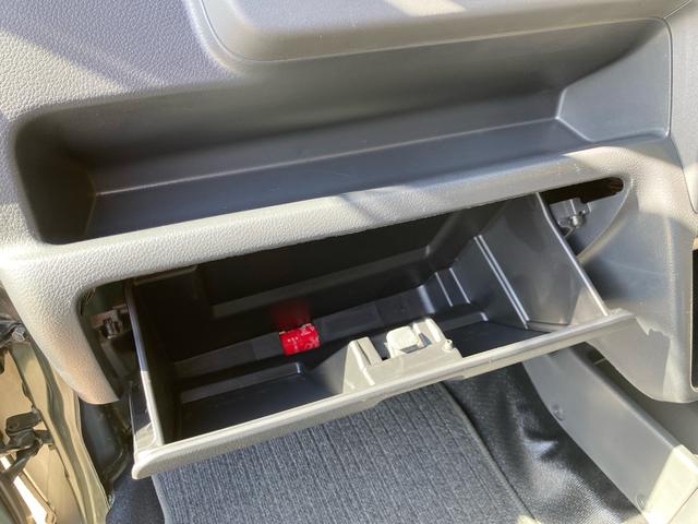 キャリイトラック 　Ｌ　４ＷＤ　ブレーキサポート　５ＭＴ　エアコン　パワステ　レーンキープアシスト　オートライト　ナビフルセグＴＶ　Ｂｌｕｅｔｏｏｔｈ　ＤＶＤ再生　横滑り防止装置　エアバック　ＡＢＳ　車検整備付（19枚目）