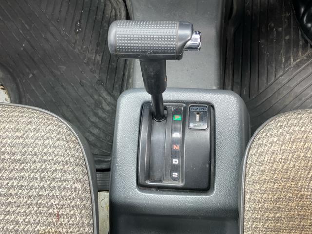 アクティトラック ＳＤＸ　オートマ　エアコン　三方開　ラジオデッキ　作業灯　荷台ゴムマット（21枚目）