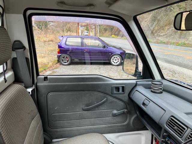 アクティトラック ＳＤＸ　オートマ　エアコン　三方開　ラジオデッキ　作業灯　荷台ゴムマット（28枚目）