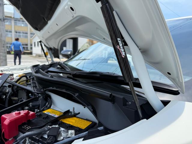 ＧＲ８６ ＲＺ　社外マフラー　社外スポイラー　車高調　純正パーツ有　バックカメラ　ＥＴＣ　ドライブレコーダー（12枚目）