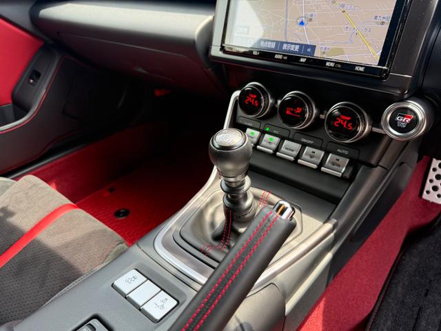 ＧＲ８６ ＲＺ　社外マフラー　社外スポイラー　車高調　純正パーツ有　バックカメラ　ＥＴＣ　ドライブレコーダー（27枚目）