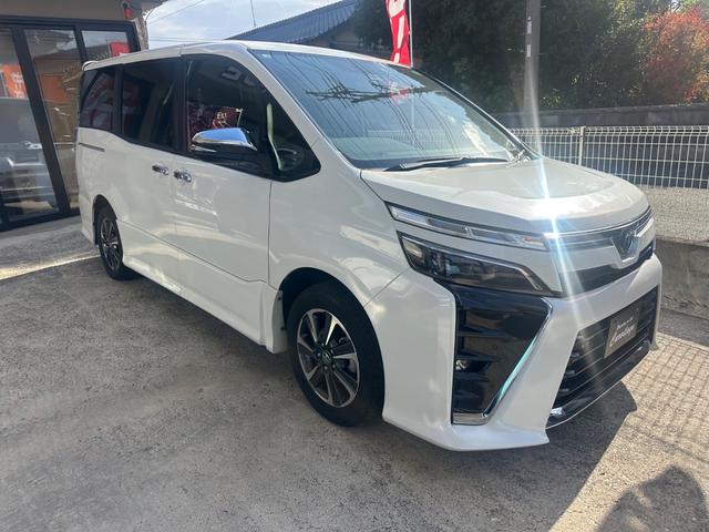 ヴォクシー ZS 煌II 両側パワースライドドア パーキングサポートブレーキ オートハイビーム クリアランスソナー レーンディパーチャラ-ト(3枚目)