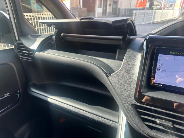 ヴォクシー ZS 煌II 両側パワースライドドア パーキングサポートブレーキ オートハイビーム クリアランスソナー レーンディパーチャラ-ト(13枚目)