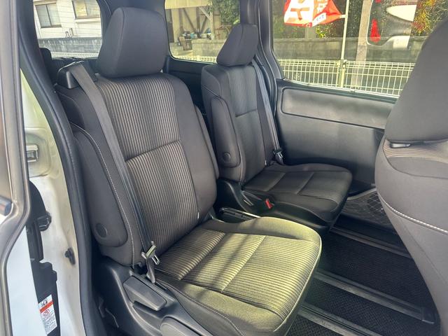 ヴォクシー ZS 煌II 両側パワースライドドア パーキングサポートブレーキ オートハイビーム クリアランスソナー レーンディパーチャラ-ト(15枚目)