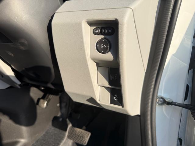 Ｎ－ＶＡＮ ｅ： ｅ：　Ｌ４　外部電源入力キット　ルーフコンソール　アームレストコンソール　バックカメラ　ナビスペシャルパッケージ（12枚目）