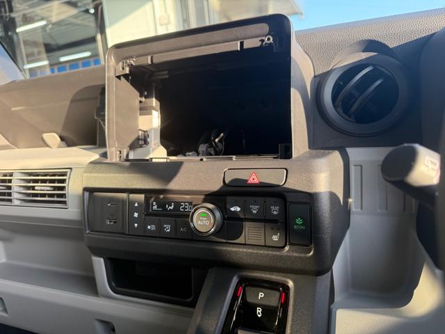 Ｎ－ＶＡＮ ｅ： ｅ：　Ｌ４　外部電源入力キット　ルーフコンソール　アームレストコンソール　バックカメラ　ナビスペシャルパッケージ（19枚目）