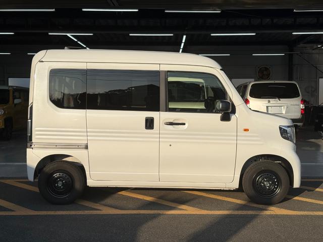 Ｎ－ＶＡＮ ｅ： ｅ：　Ｌ４　外部電源入力キット　ルーフコンソール　アームレストコンソール　バックカメラ　ナビスペシャルパッケージ（29枚目）