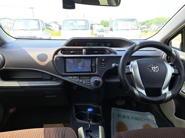 アクア Ｇ　ドライブレコーダー　ＥＴＣ　ナビ　ＴＶ　スマートキー　アイドリングストップ　電動格納ミラー　ＣＶＴ　衝突安全ボディ　ＡＢＳ　ＥＳＣ　エアコン　パワーステアリング（2枚目）