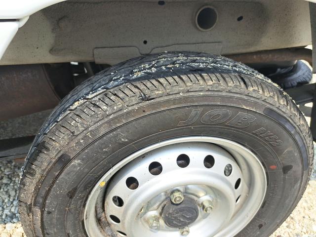 キャリイトラック ＫＣエアコン・パワステ　ＭＴ　２ＷＤ　３７７１６キロ　エアコン　パワーステアリング　運転席エアバッグ（23枚目）