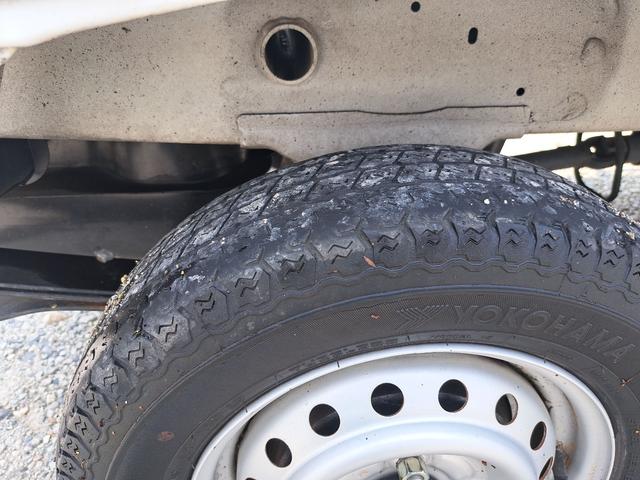 キャリイトラック ＫＣエアコン・パワステ　ＭＴ　２ＷＤ　３７７１６キロ　エアコン　パワーステアリング　運転席エアバッグ（24枚目）