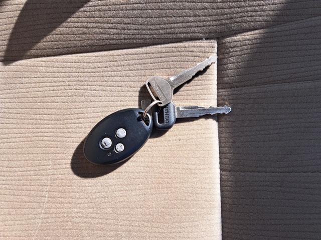 アトレーワゴン カスタムターボＲＳリミテッド　ＥＴＣ　両側スライド・片側電動　ＨＩＤ　キーレスエントリー　電動格納ミラー　ベンチシート　ＡＴ　盗難防止システム　ＡＢＳ　ＣＤ　ＭＤ　ミュージックプレイヤー接続可　アルミホイール　走行４７４３１キロ（11枚目）