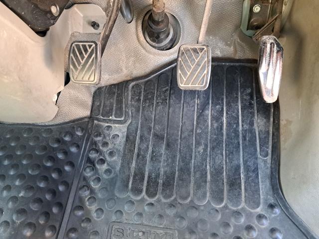 エブリイ ＰＣ　ＭＴ　両側スライドドア　盗難防止システム　エアコン　パワーステアリング　パワーウィンドウ　運転席エアバッグ　助手席エアバッグ（23枚目）