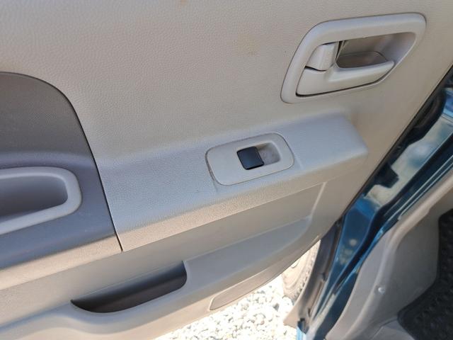 エブリイ ＰＣ　ＭＴ　両側スライドドア　盗難防止システム　エアコン　パワーステアリング　パワーウィンドウ　運転席エアバッグ　助手席エアバッグ（31枚目）