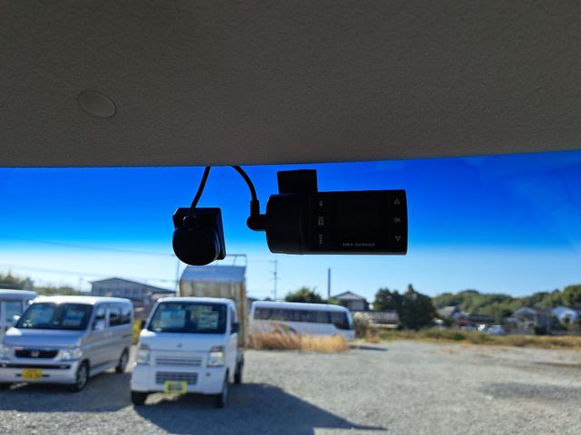 Ｎ－ＢＯＸ Ｇ・Ｌパッケージ　ドライブレコーダー　バックカメラ　両側スライド・片側電動　ナビ　ＴＶ　スマートキー　アイドリングストップ　電動格納ミラー　ベンチシート　ＣＶＴ　盗難防止システム　ＡＢＳ　ＥＳＣ　走行４８７７０キロ（9枚目）