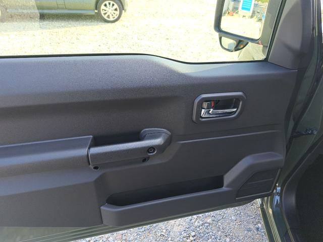 ジムニー ＸＣ　４ＷＤ　ナビ　ＴＶ　オートクルーズコントロール　レーンアシスト　衝突被害軽減システム　オートライト　ＬＥＤヘッドランプ　ヘッドライトウォッシャー　スマートキー　電動格納ミラー　シートヒーター　ＭＴ（33枚目）