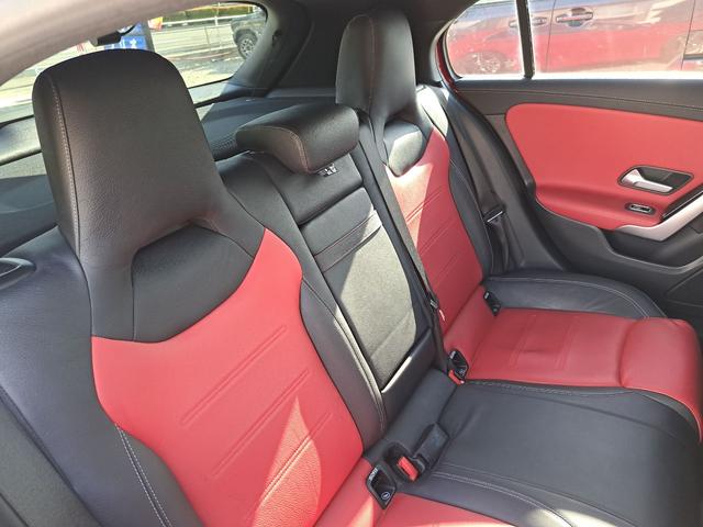 Aクラス A180 AMGラインスタイル サンルーフ ナビ クリアランスソナー オートクルーズコントロール アルミホイール オートライト パワーシート 電動格納ミラー シートヒーター(11枚目)