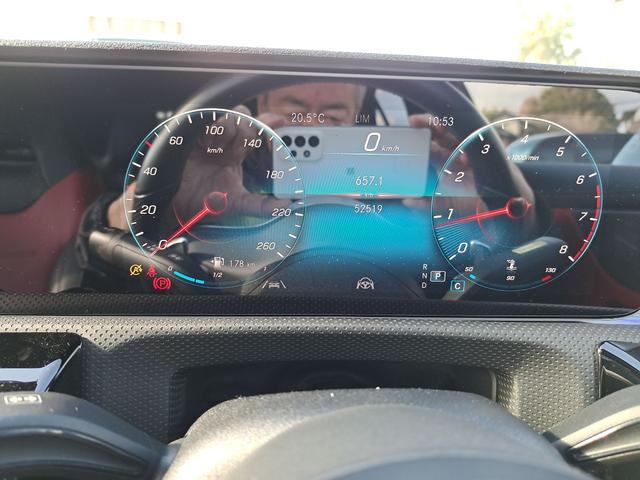 Aクラス A180 AMGラインスタイル サンルーフ ナビ クリアランスソナー オートクルーズコントロール アルミホイール オートライト パワーシート 電動格納ミラー シートヒーター(22枚目)