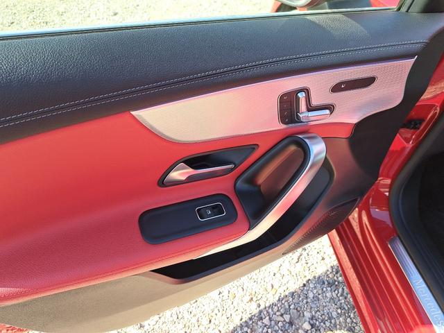 Aクラス A180 AMGラインスタイル サンルーフ ナビ クリアランスソナー オートクルーズコントロール アルミホイール オートライト パワーシート 電動格納ミラー シートヒーター(44枚目)