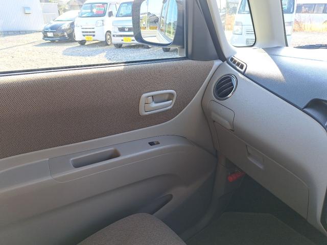 パレットＳＷ リミテッドＩＩ　バックカメラ　両側電動スライドドア　ＨＩＤ　スマートキー　電動格納ミラー　ＣＶＴ　盗難防止システム　ＡＢＳ　ＣＤ　ミュージックプレイヤー接続可　衝突安全ボディ　エアコン　パワーステアリング（8枚目）