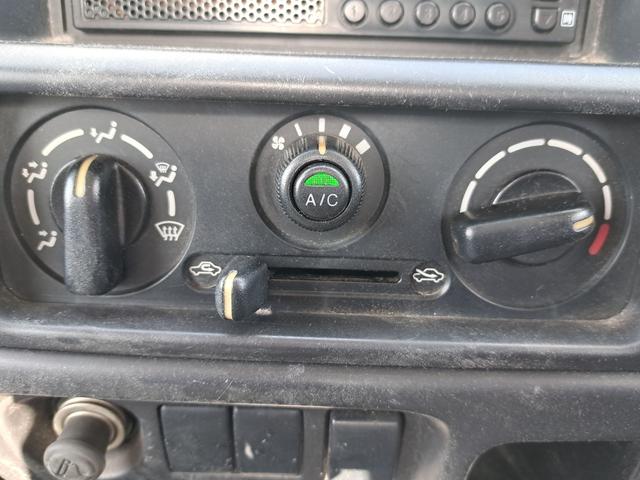 キャリイトラック ＫＵスペシャル　４ＷＤ　軽トラック　エアコン（4枚目）