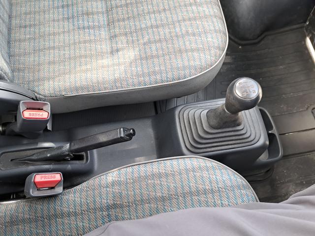 アクティトラック ＳＤＸ　４ＷＤ　軽トラック　ＭＴ　アルミホイール　エアコン　パワーステアリング　運転席エアバッグ　ＣＤ（4枚目）