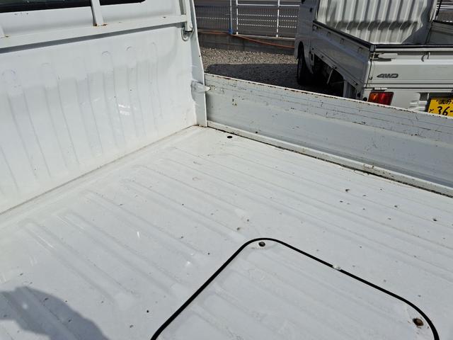 アクティトラック ＳＤＸ　４ＷＤ　軽トラック　ＭＴ　アルミホイール　エアコン　パワーステアリング　運転席エアバッグ　ＣＤ（21枚目）