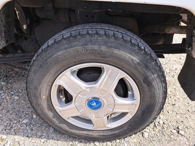 アクティトラック ＳＤＸ　４ＷＤ　軽トラック　ＭＴ　アルミホイール　エアコン　パワーステアリング　運転席エアバッグ　ＣＤ（22枚目）