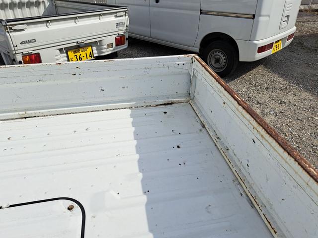 アクティトラック ＳＤＸ　４ＷＤ　軽トラック　ＭＴ　アルミホイール　エアコン　パワーステアリング　運転席エアバッグ　ＣＤ（27枚目）