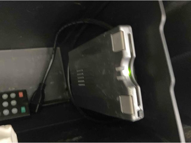 スペーシアカスタム ＸＳ　ＥＴＣ　バックカメラ　両側スライド・片側電動　ナビ　ＴＶ　衝突被害軽減システム　ＨＩＤ　スマートキー　アイドリングストップ　電動格納ミラー　ベンチシート　ＣＶＴ　盗難防止システム　ＡＢＳ　ＥＳＣ　ＣＤ（8枚目）