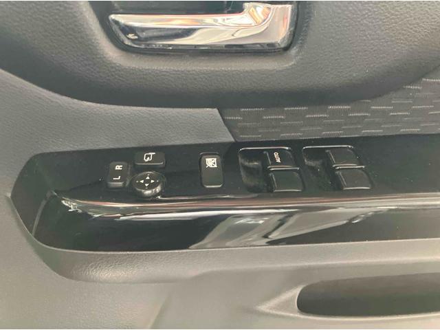 スペーシアカスタム ＸＳ　ＥＴＣ　バックカメラ　両側スライド・片側電動　ナビ　ＴＶ　衝突被害軽減システム　ＨＩＤ　スマートキー　アイドリングストップ　電動格納ミラー　ベンチシート　ＣＶＴ　盗難防止システム　ＡＢＳ　ＥＳＣ　ＣＤ（12枚目）
