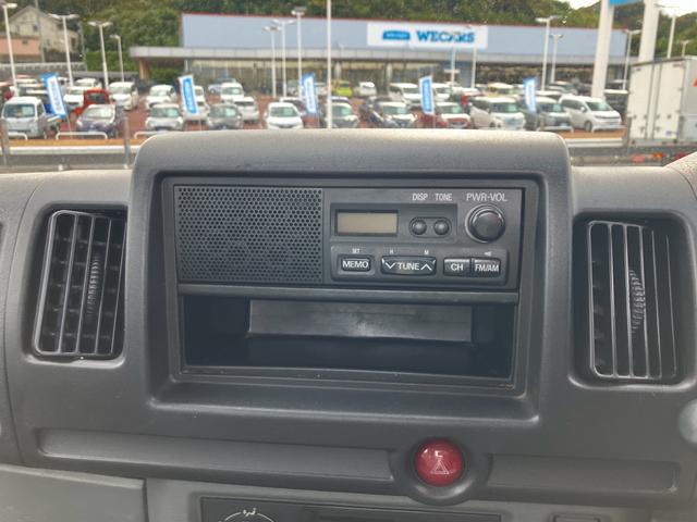 クリッパートラック ＳＤ　オートマ　エアコン　パワステ　運転席エアバック　三方開　ラジオ　ヘッドライトレベライザー　積載量３５０ｋｇ（16枚目）