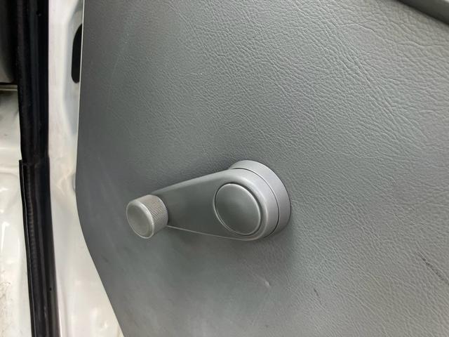 クリッパートラック ＳＤ　オートマ　エアコン　パワステ　運転席エアバック　三方開　ラジオ　ヘッドライトレベライザー　積載量３５０ｋｇ（23枚目）