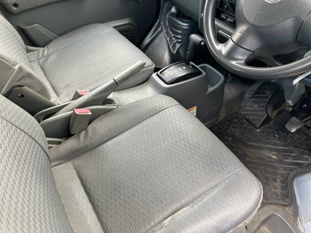 ＮＶ１００クリッパーバン ＤＸ　オートマ　ナビ　ＥＴＣ　エアコン　パワステ　運転席助手席エアバック　両側スライドドア　積載量３５０ｋｇ（12枚目）