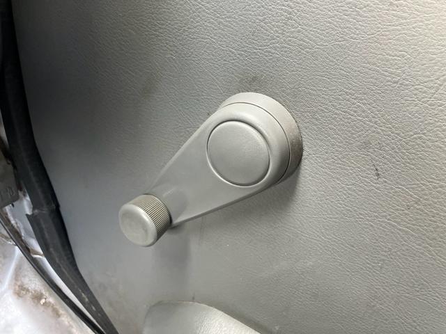 ＮＶ１００クリッパーバン ＤＸ　オートマ　ナビ　ＥＴＣ　エアコン　パワステ　運転席助手席エアバック　両側スライドドア　積載量３５０ｋｇ（26枚目）