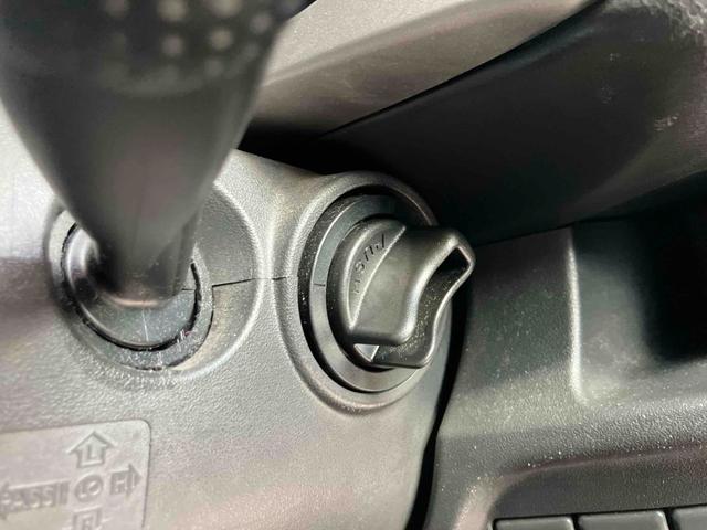 ステラ カスタムＲ　スマートキー　電動格納ミラー　ベンチシート　ＣＶＴ　盗難防止システム　ＡＢＳ　ＣＤ　ミュージックプレイヤー接続可　アルミホイール　衝突安全ボディ　エアコン　パワーステアリング　パワーウィンドウ（5枚目）