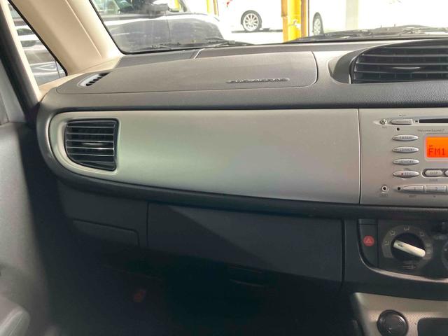 ステラ カスタムＲ　スマートキー　電動格納ミラー　ベンチシート　ＣＶＴ　盗難防止システム　ＡＢＳ　ＣＤ　ミュージックプレイヤー接続可　アルミホイール　衝突安全ボディ　エアコン　パワーステアリング　パワーウィンドウ（7枚目）