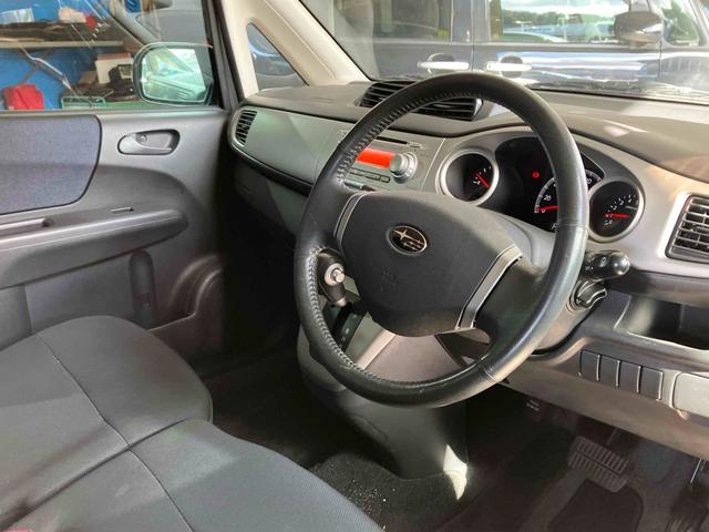 ステラ カスタムＲ　スマートキー　電動格納ミラー　ベンチシート　ＣＶＴ　盗難防止システム　ＡＢＳ　ＣＤ　ミュージックプレイヤー接続可　アルミホイール　衝突安全ボディ　エアコン　パワーステアリング　パワーウィンドウ（9枚目）