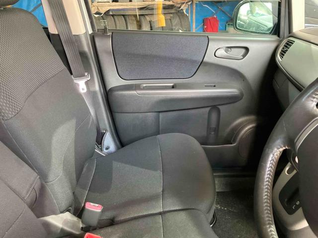 ステラ カスタムＲ　スマートキー　電動格納ミラー　ベンチシート　ＣＶＴ　盗難防止システム　ＡＢＳ　ＣＤ　ミュージックプレイヤー接続可　アルミホイール　衝突安全ボディ　エアコン　パワーステアリング　パワーウィンドウ（21枚目）