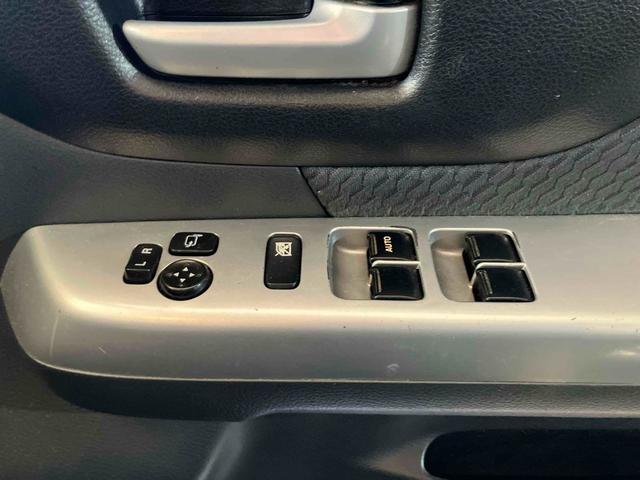 スペーシア Ｘリミテッド　ドライブレコーダー　両側電動スライドドア　ナビ　ＴＶ　衝突被害軽減システム　ＨＩＤ　スマートキー　アイドリングストップ　電動格納ミラー　ベンチシート　ＣＶＴ　盗難防止システム　ＡＢＳ　ＥＳＣ　ＣＤ（9枚目）