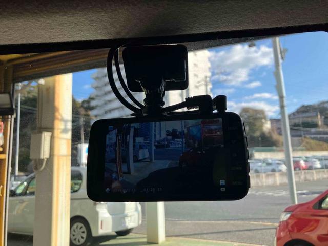 スペーシア Ｘリミテッド　ドライブレコーダー　両側電動スライドドア　ナビ　ＴＶ　衝突被害軽減システム　ＨＩＤ　スマートキー　アイドリングストップ　電動格納ミラー　ベンチシート　ＣＶＴ　盗難防止システム　ＡＢＳ　ＥＳＣ　ＣＤ（11枚目）