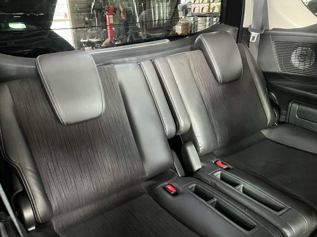 フリードハイブリッド ジャストセレクション　ナビテレビ　バックカメラ　後席フリップダウンモニター　ＥＴＣ　ドライブレコーダー　両側パワースライドドア　ハーフレザーシート　本革巻ステアリング　社外アルミホイール（13枚目）