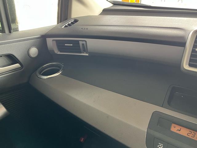 フリードハイブリッド ジャストセレクション　ナビテレビ　バックカメラ　後席フリップダウンモニター　ＥＴＣ　ドライブレコーダー　両側パワースライドドア　ハーフレザーシート　本革巻ステアリング　社外アルミホイール（25枚目）