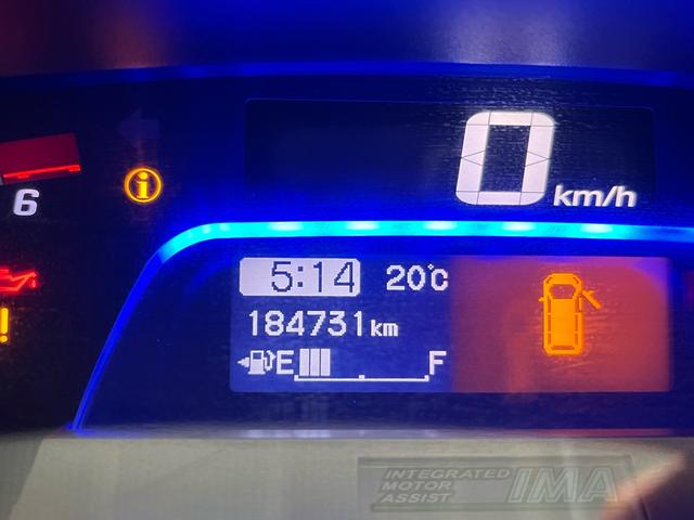 フリードハイブリッド ジャストセレクション　ナビテレビ　バックカメラ　後席フリップダウンモニター　ＥＴＣ　ドライブレコーダー　両側パワースライドドア　ハーフレザーシート　本革巻ステアリング　社外アルミホイール（27枚目）