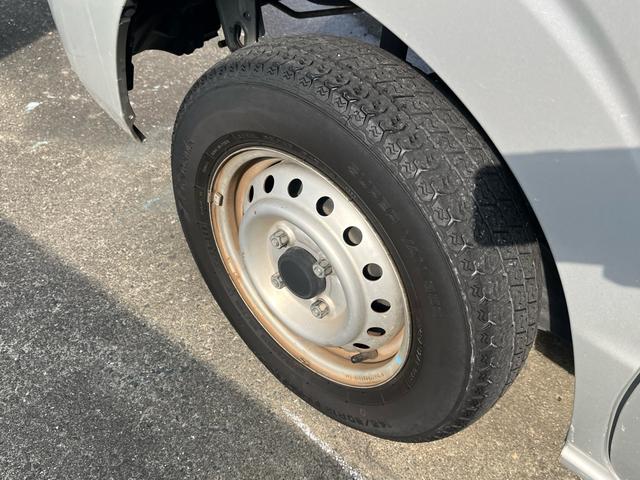 ＮＶ１００クリッパーバン ＤＸ　ナビテレビ　ＥＴＣ　ルーフキャリア　エアコン　パワステ　運転席助手席エアバック　両側スライドドア　積載量３５０ｋｇ（4枚目）