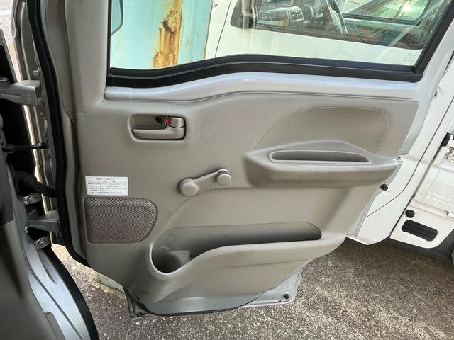 ＮＶ１００クリッパーバン ＤＸ　ナビテレビ　ＥＴＣ　ルーフキャリア　エアコン　パワステ　運転席助手席エアバック　両側スライドドア　積載量３５０ｋｇ（27枚目）
