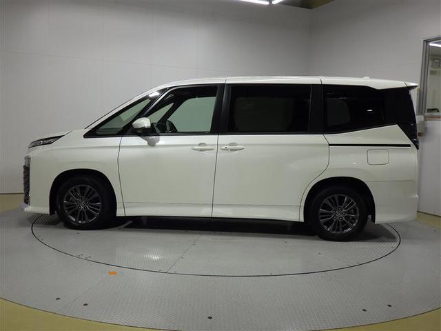 ヴォクシー Ｓ－Ｇ　フルセグ　メモリーナビ　ＤＶＤ再生　後席モニター　バックカメラ　衝突被害軽減システム　ＥＴＣ　両側電動スライド　ＬＥＤヘッドランプ　ウオークスルー　乗車定員７人　３列シート　ワンオーナー　盗難防止装置（2枚目）