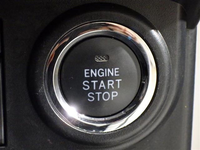 ルーミー カスタムＧ－Ｔ　フルセグ　メモリーナビ　ＤＶＤ再生　後席モニター　バックカメラ　衝突被害軽減システム　ＥＴＣ　ドラレコ　両側電動スライド　ＬＥＤヘッドランプ　ウオークスルー　フルエアロ　アイドリングストップ　ＣＤ（17枚目）