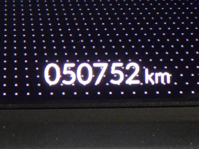 フィット ホーム　メモリーナビ　バックカメラ　衝突被害軽減システム　ＥＴＣ　ドラレコ　ＬＥＤヘッドランプ　盗難防止装置　ＣＤ　スマートキー　オートクルーズコントロール　フル装備　エアバッグ　横滑り防止機能（7枚目）